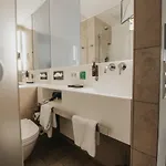 酒店 Design & Restaurant Loewen 4*