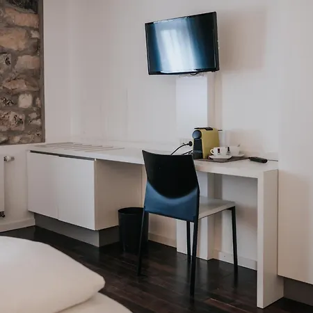 Design & Restaurant Loewen Otel Ulm