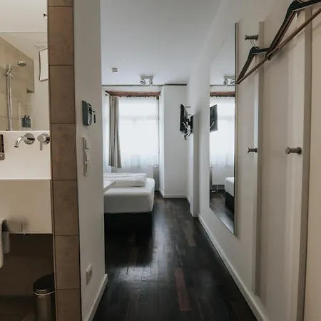 Design & Restaurant Loewen 4*