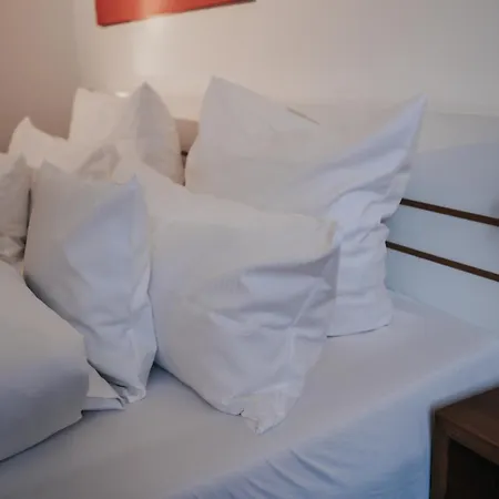 Design & Restaurant Loewen Otel Ulm