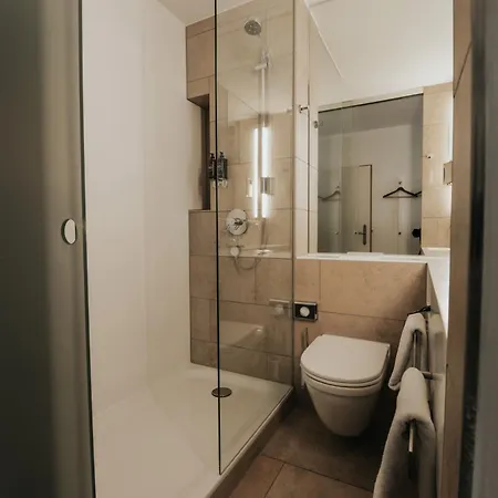 Design & Restaurant Loewen 4* أولم