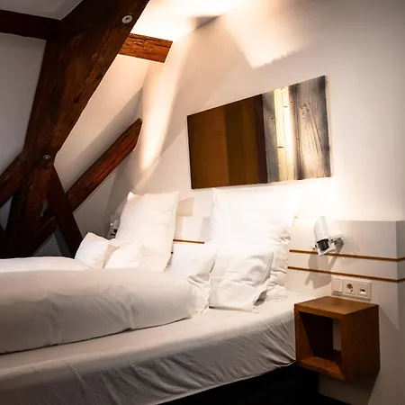 Design & Restaurant Loewen 4*