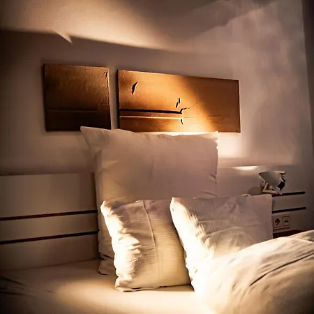 Design & Restaurant Loewen 4* أولم