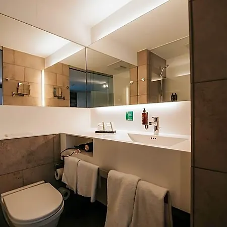 Design & Restaurant Loewen Szálloda 4*