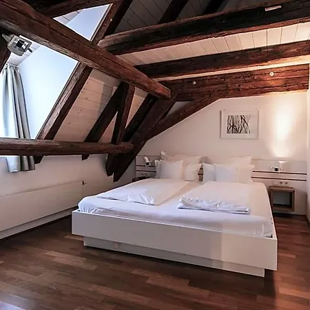 Szálloda Design & Restaurant Loewen Ulm