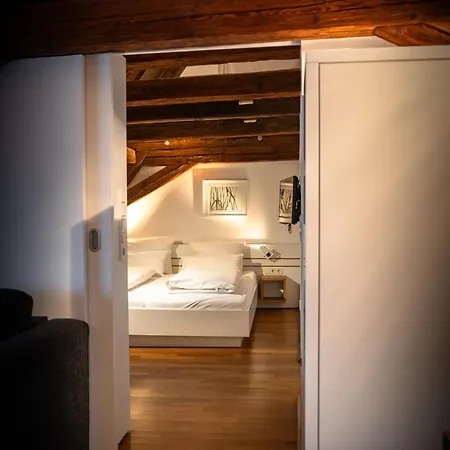 فندق Design & Restaurant Loewen أولم