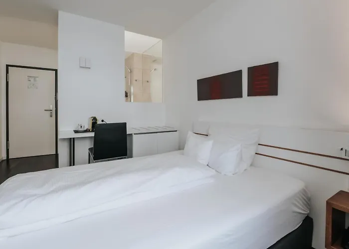 מלון Design & Restaurant Loewen אולם